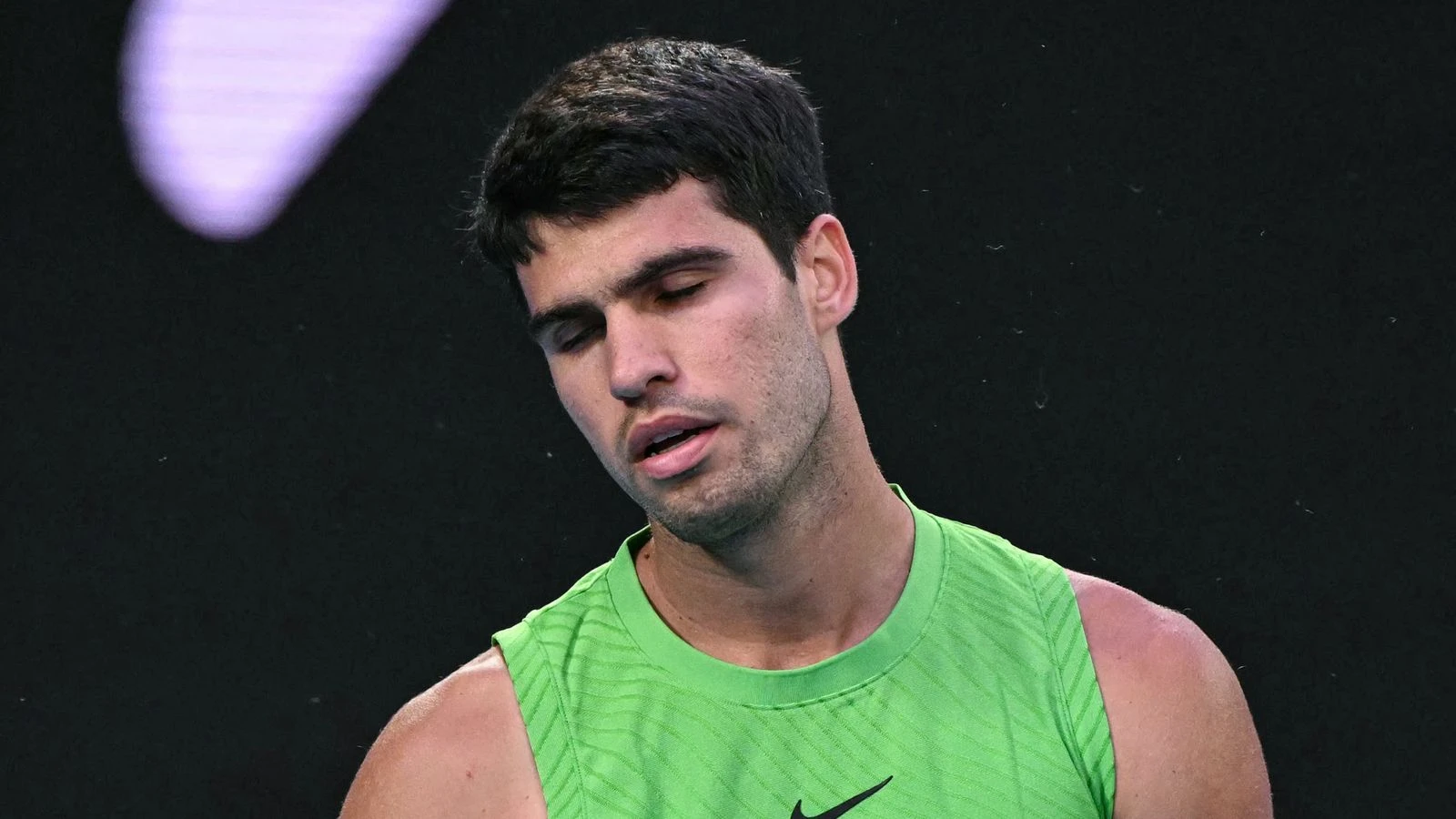 Why Carlos Alcaraz’s wrist injury threatens his 2026 French Open title defense